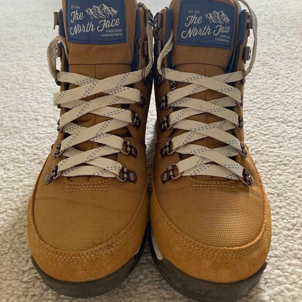 Women’s hiking boot